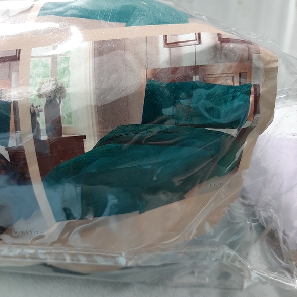 Beddinig - Picture 2 of 5